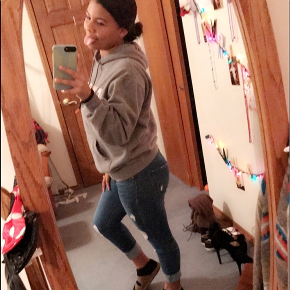 Meet your Posher, Kaitlkaitlin - Picture 1 of 1